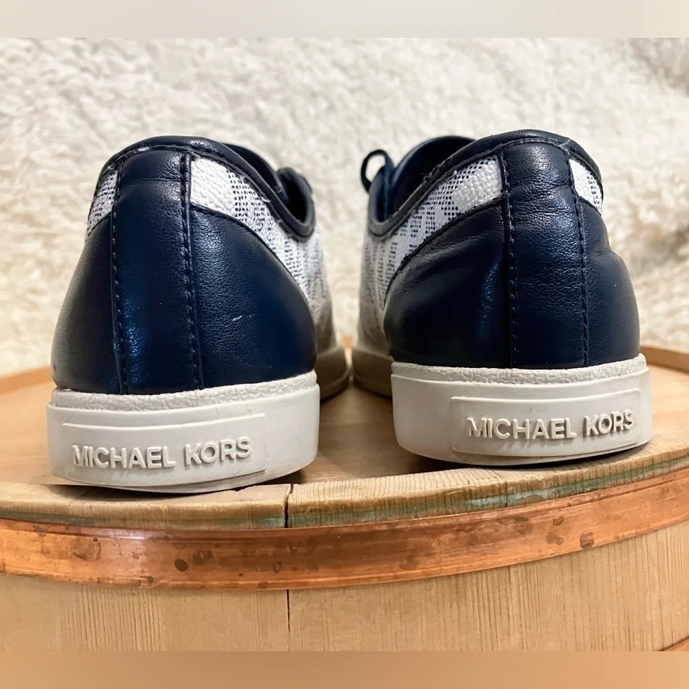 Michael Kors City MK Monogram Fashion Sneakers White Navy Blue Shoe Women's 6M